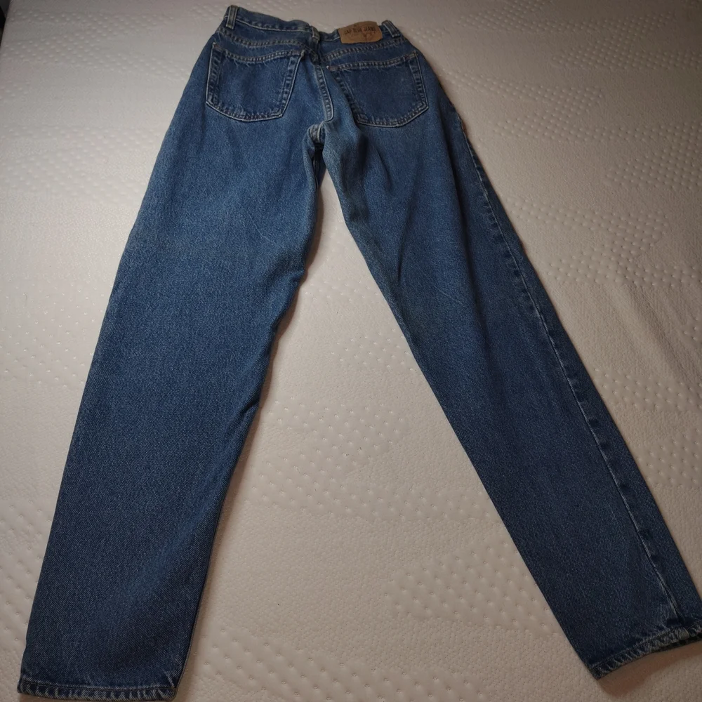 GAP Women's Classic Blue Straight Leg Jeans - Picture 9 of 11
